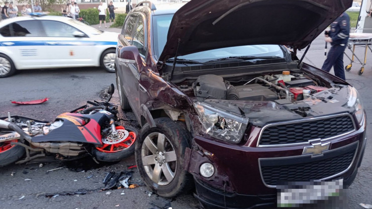 Водитель и пассажир мотоцикла получили тяжёлые травмы в ДТП с легковушкой в Твери - новости ТИА