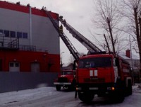 В Твери загорелся крупный супермаркет. Эвакуируют людей