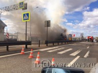 Причиной затруднённого движения на трассе М-10 в Тверской области стало возгорание двух фур