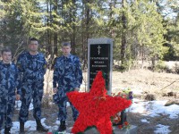 Сотрудники ГУФСИН  возложили венки к могиле солдата-первоуральца, который обрел имя благодаря поисковикам из Тверской области
