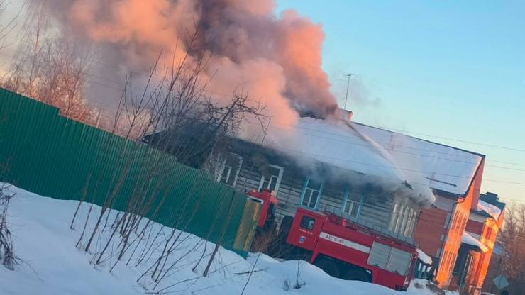 В Тверской области произошёл пожар в деревянном жилом доме - новости ТИА