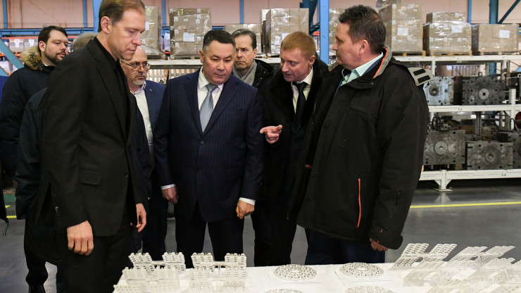 Вице-премьер Денис Мантуров и губернатор Игорь Руденя посетили завод "Светотехника" - новости ТИА