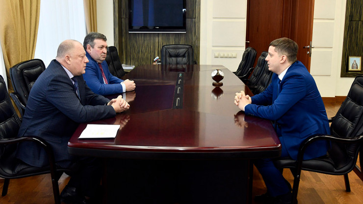 Руководители областного парламента обсудили взаимодействие с Палатой молодых законодателей - новости ТИА