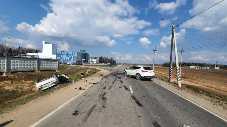 В Тверской области столкнулись две иномарки, пострадали двое детей - новости ТИА