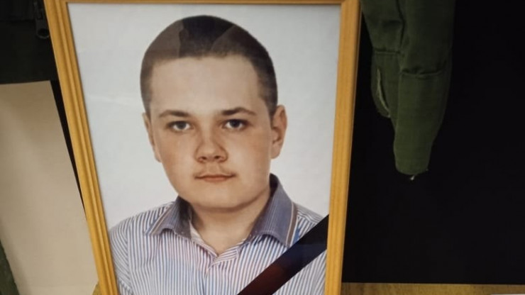 В Тверской области установили мемориальную доску Дмитрию Шекову, погибшему в СВО - новости ТИА