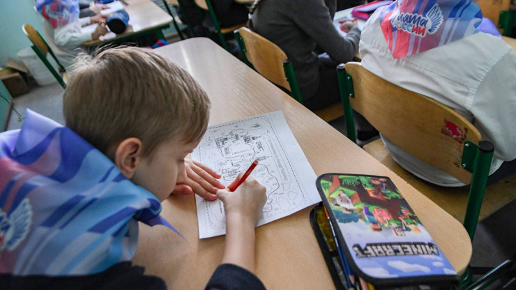 В российских школах прошли уроки, посвящённые истории города Торопца - новости ТИА