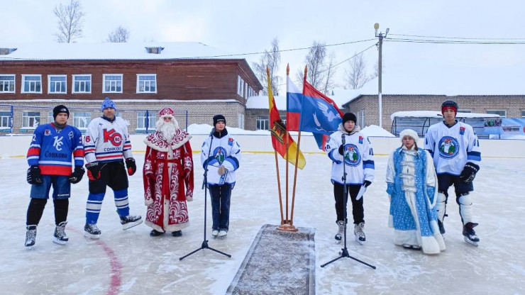 В поселке Сонково Тверской области появился новый ледовый корт - новости ТИА