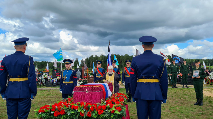 В Твери похоронили военного разведчика Антона Смирнова - новости ТИА