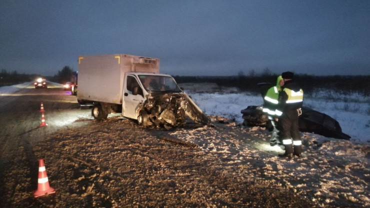 В Тверской области в лобовом ДТП погибла женщина и двое человек пострадали - новости ТИА