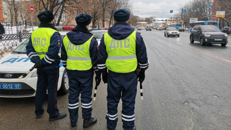 В Тверской области водитель купил поддельные права и попал под следствие - новости ТИА