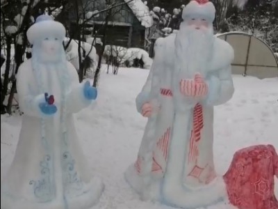 Жительница Тверской области слепила невероятно красивых Деда Мороза и Снегурочку - новости ТИА