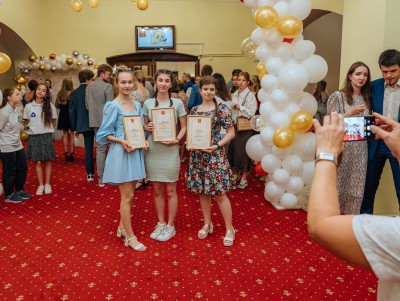 В Тверской области в 2022 году окончили школу 595 медалистов - новости ТИА