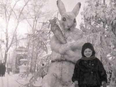 Опубликовано архивное фото странного снеговика в тверском Горсаду  - новости ТИА