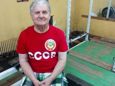Спортсмен-ветеран в 81 год поднимает штангу весом 125 кг - новости ТИА