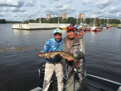 В Тверской области рыбаки взвешивали свои трофеи и отпускали в воду  - новости ТИА