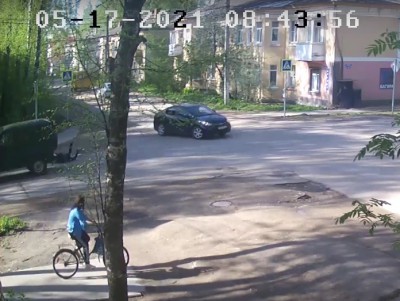 Камера наблюдения сняла, как УАЗ сбил ребенка на пешеходном переходе - новости ТИА