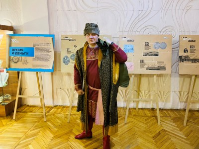 На "Библионочи" в Горьковке тверичане узнали историю родного края по монетам - новости ТИА