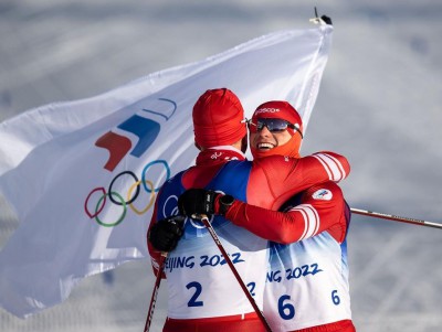 Лыжи Натальи Непряевой принесли удачу спортсмену на Олимпиаде в Пекине - новости ТИА