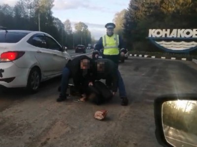 Полицейские задержали жителя Конаково при попытке создать тайник с наркотиком - новости ТИА