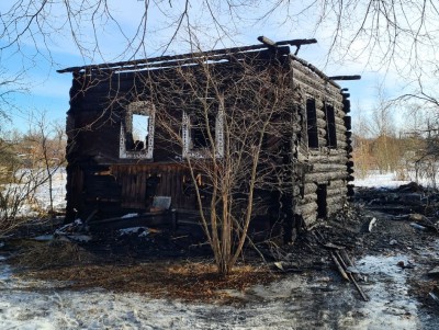 В Тверской области на пожаре погибли три человека: их личности устанавливают  - новости ТИА