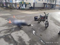 Грузовик "Дикси" насмерть сбил мотоциклиста во Ржеве  - новости ТИА