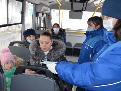 В Кимрах пассажирам автобусов раздают маски  - новости ТИА