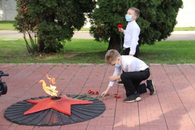 На ТВЗ в честь 75-летия Победы провели детский конкурс рисунков и обновили обелиск - новости ТИА