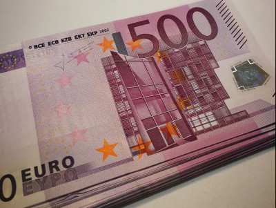 В понедельник евро вырос до 92 рублей - новости ТИА