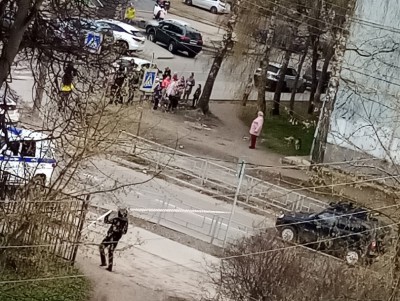 В Заволжском районе Твери полицейские оцепили двор - новости ТИА