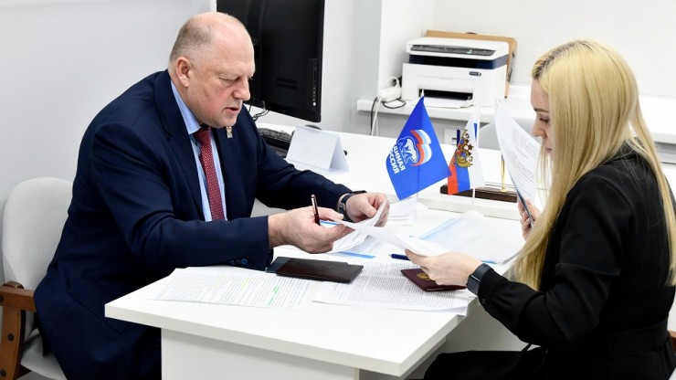 Сергей Голубев подал документы на участие в предварительном голосовании "Единой России" - новости ТИА
