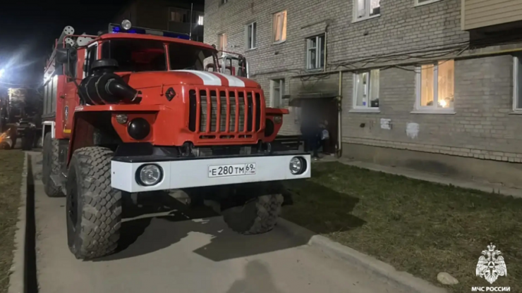 В Бежецке из-за пожара в квартире эвакуировали 22 человека - новости ТИА
