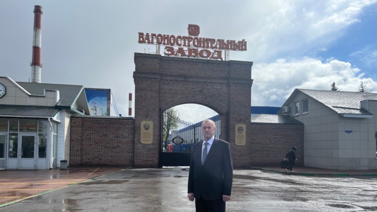 Слесарю-электромонтажнику ТВЗ Вячеславу Зинцову присвоено звание "Герой Труда РФ" - новости ТИА