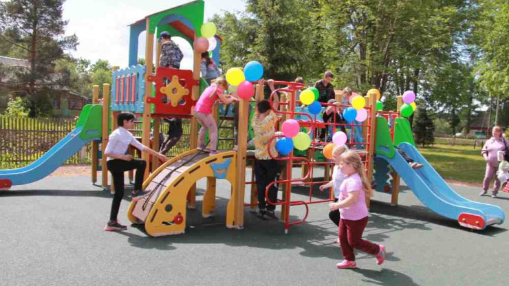 В Тверской области завершается установка новых детских игровых комплексов - новости ТИА