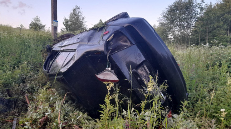 В Тверской области по вине 17-летнего водителя перевернулась машина - новости ТИА