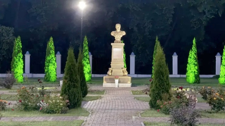 В Твери памятник императору теперь будет хорошо виден даже ночью - новости ТИА