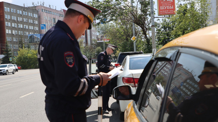 В Твери сотрудники Госавтоинспекции проверили водителей такси - новости ТИА