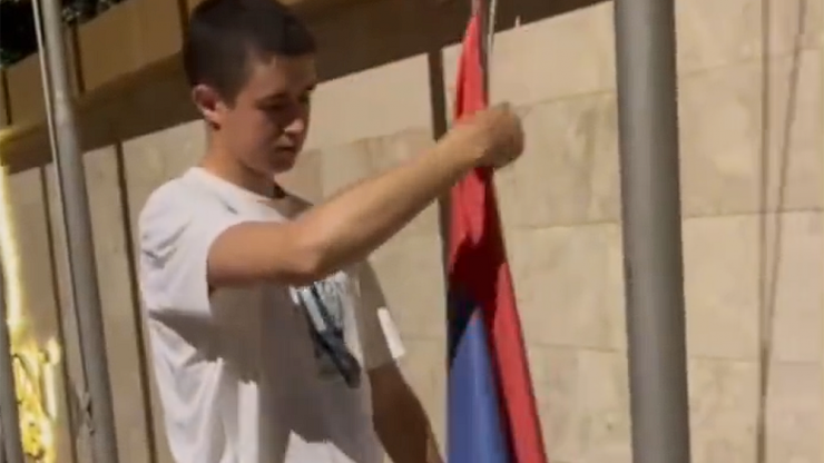 Житель Тверской области восстановил честь Российского флага в Турции - новости ТИА