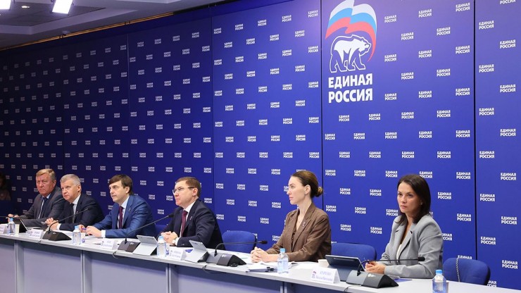 Владимир Якушев: "Единая Россия" контролирует все этапы ремонта и строительства школ - новости ТИА