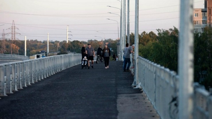 В Твери открыли движение по Западному мосту, но пока только для пешеходов - новости ТИА