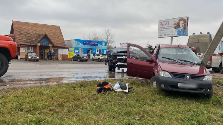 В городе Конаково произошло серьёзное ДТП: столкнулись две иномарки - новости ТИА