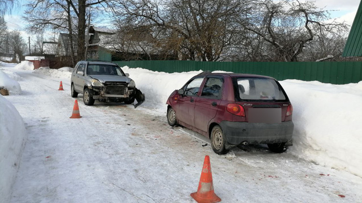 В Тверской области при столкновении двух автомобилей пострадали три человека - новости ТИА