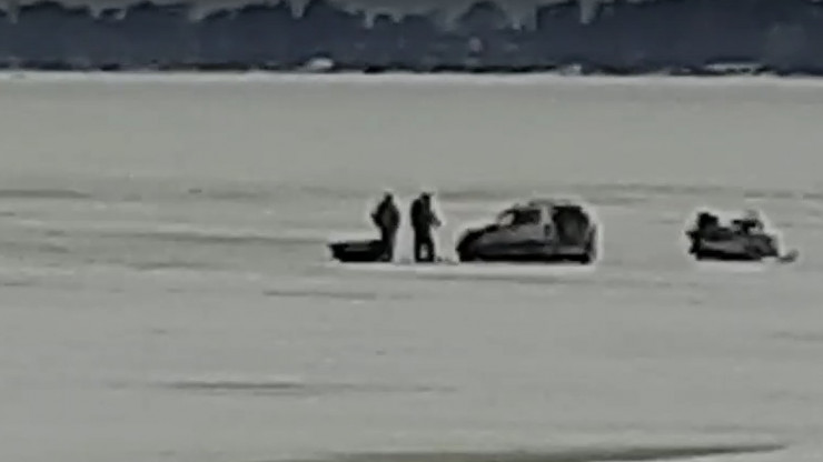 В Конакове водитель хотел сократить путь по Волге и провалился под лед - новости ТИА
