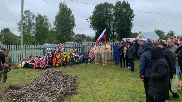 В Тверской области простились с рядовым Дмитрием Базиным, погибшим на СВО - новости ТИА