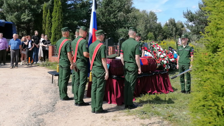 В Тверской области похоронили Евгения Пичугова, погибшего в ходе СВО - новости ТИА