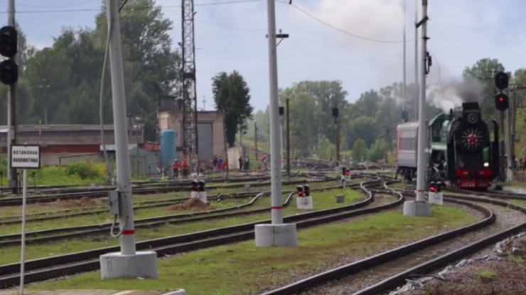 В петербургском метро человек попал под поезд