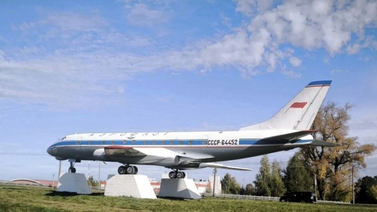 Памятник-самолет Ту-124 в Кимрах предстал в обновленном виде - новости ТИА