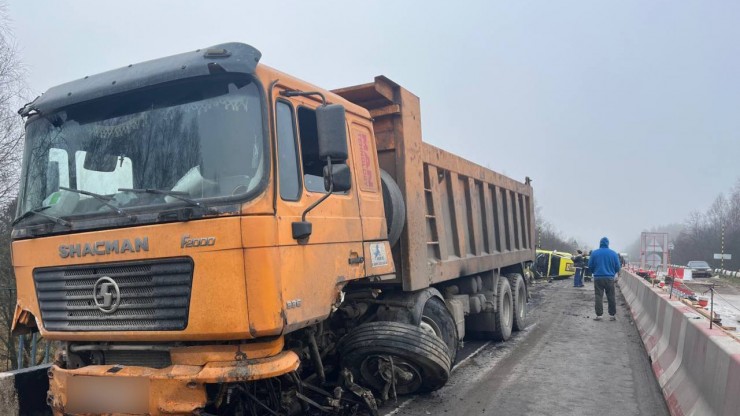 Под Тверью на трассе Р-132 опрокинулся автомобиль - новости ТИА