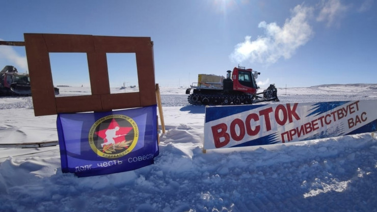 Флаг поискового отряда из Тверской области побывал в Антарктиде - новости ТИА