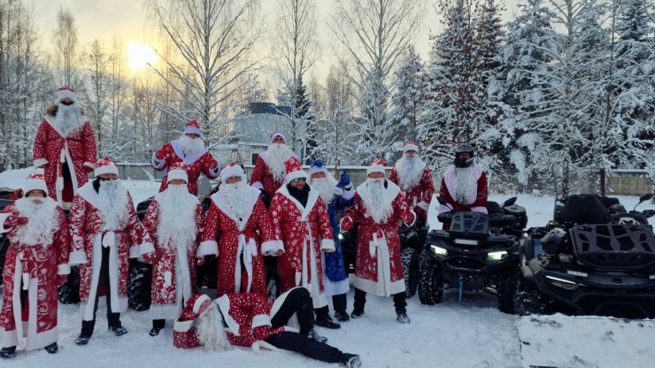 Деды Морозы на квадроциклах удивили жителей Тверской области - новости ТИА