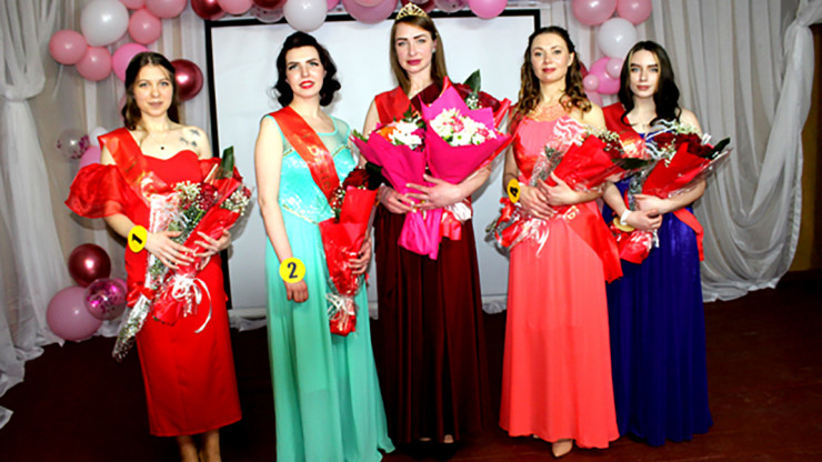 В колонии в Тверской области состоялся конкурс "Мисс Северная Венеция" - новости ТИА